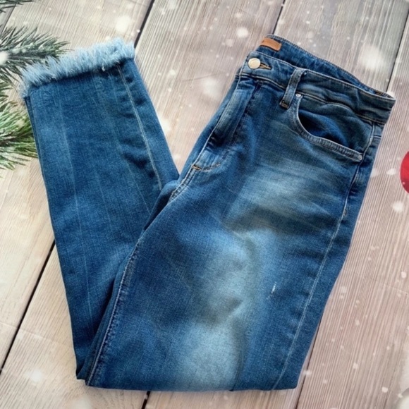 Joe’s Jeans The Charlie High Rise Skinny Crop, Size 32 - Picture 3 of 13